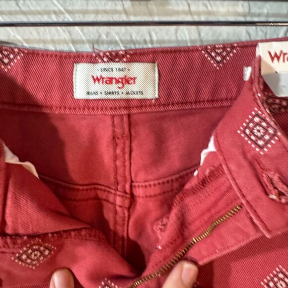 Wrangler High-Rise Denim Cutoff Shorts, Diamond Bay, Size 2/26 , Vintage esque - Picture 2 of 9